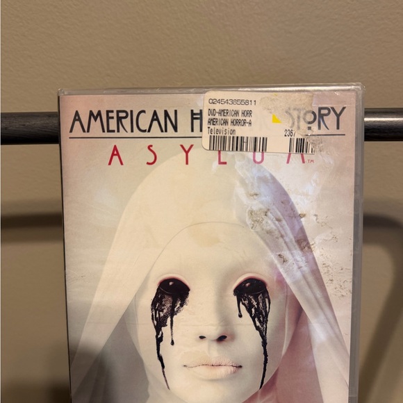 American Horror Story Asylum DVD - Picture 2 of 7